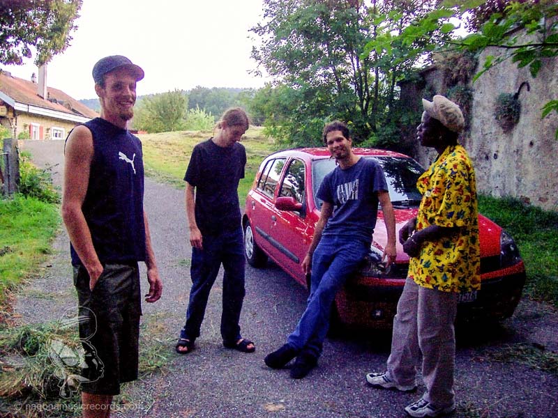 Askaar Crew Relax